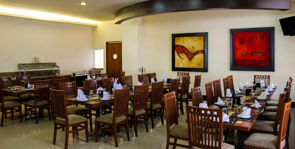 Hotel Soleil Celaya Селая Екстер'єр фото