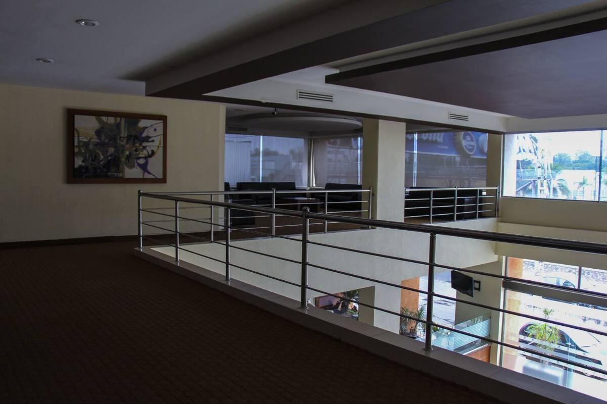 Hotel Soleil Celaya Селая Екстер'єр фото