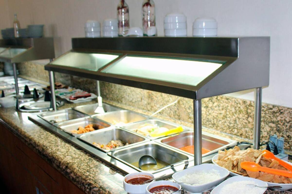 Hotel Soleil Celaya Селая Екстер'єр фото